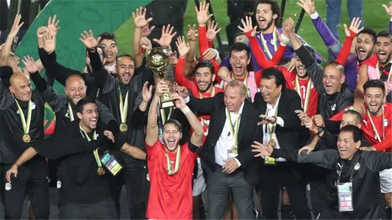 صدمة لشوقى غريب بعد إصابة حارس المنتخب بكسر فى الذراع .. صور