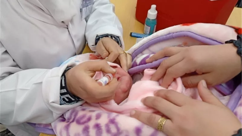وزيرة الصحة: تطعيم 9 ملايين و102 ألف طفل ضد مرض شلل الأطفال خلال اليوم الأول