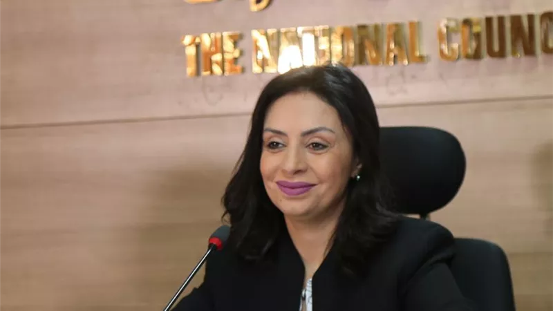 مايا مرسي تهنئ ماري لويس لتكريمها في منتدى المرأة العربية