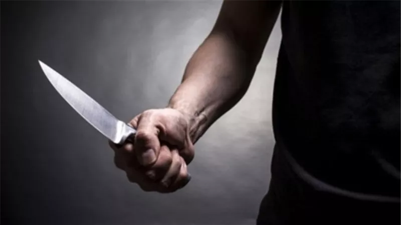 حلاق يعتدي علي عامل بطعنه نافذة لقيامة بمعاكسة خطيبتة بالدقهلية