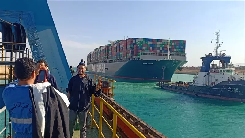 اسوشيتدبريس : مصر وضعت نهاية لأزمة عصفت بأحد اكثر الشرايين البحرية حيوية في العالم