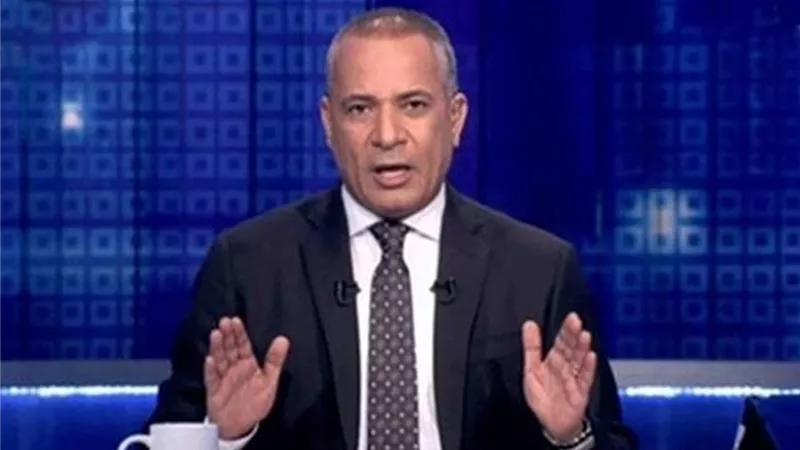 أحمد موسى يفتح النار على أسامة هيكل من جديد بسبب قناة السويس