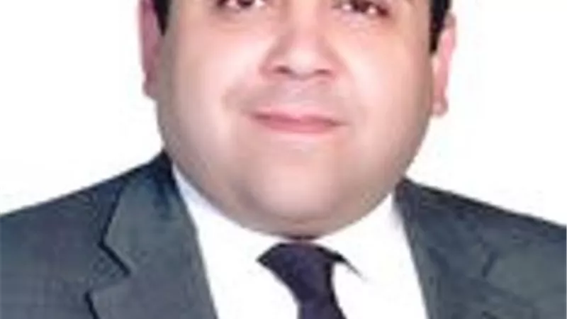 السيسي قائد ماهر وازمة سفينة قناة السويس خير دليل علي ذلك