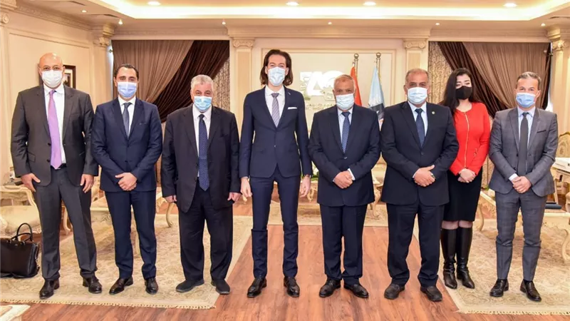 العربية للتصنيع وألستوم الفرنسية يبحثان تعزيز الشراكة في مجالات السكك الحديدية