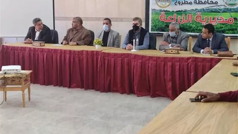 حقول ارشادية فى الحملة القومية للنهوض بإنتاجه الشعير فى مطروح.. بالصور