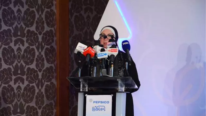 نيفين جامع: نسعى لتعزيز الشراكة بين الحكومة والقطاع الخاص لتنفيذ مشروعات إعادة تدوير النفايات الصناعية