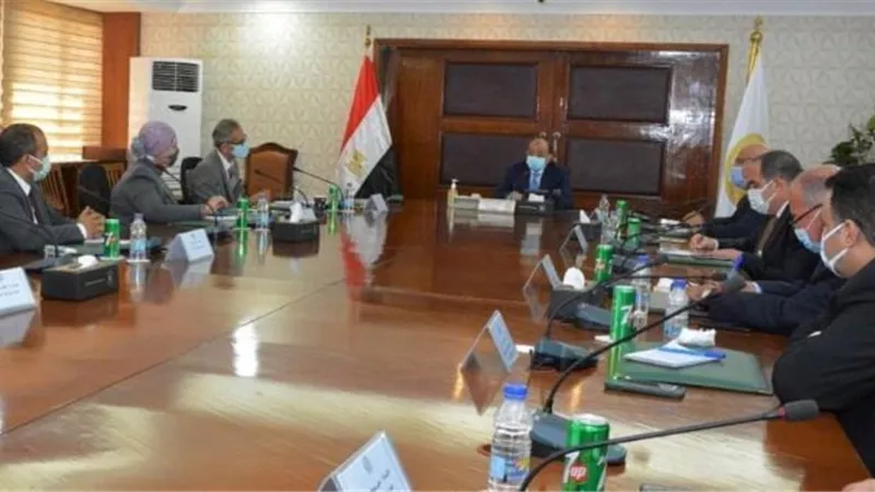 رئيس حى السويس: سنبدأ فى تنفيذ توجيهات وزير التنمية المحلية لإصدار التراخيص الجديدة