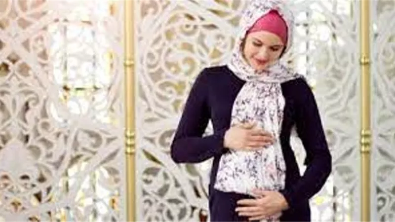 هل القيء يبطل صيام السيدة الحامل ؟ .. دار الإفتاء تجيب