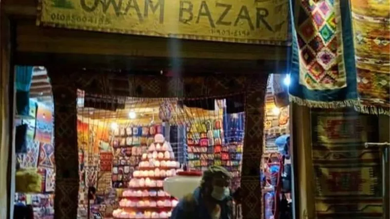 تكيثف التطهير بالمعارض والبازارات والأماكن السياحية فى سيوة.. بالصور