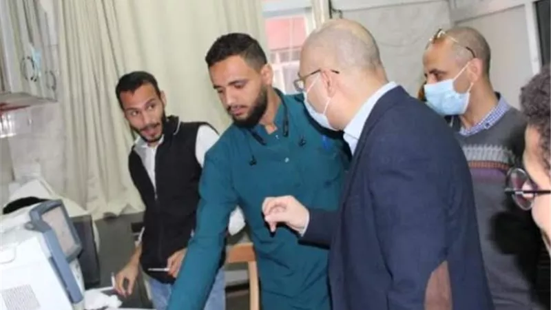 المديرالتنفيذي لمستشفيات جامعة بني سويف فى جولة تفقدية لمتابعة سير العمل ..صور