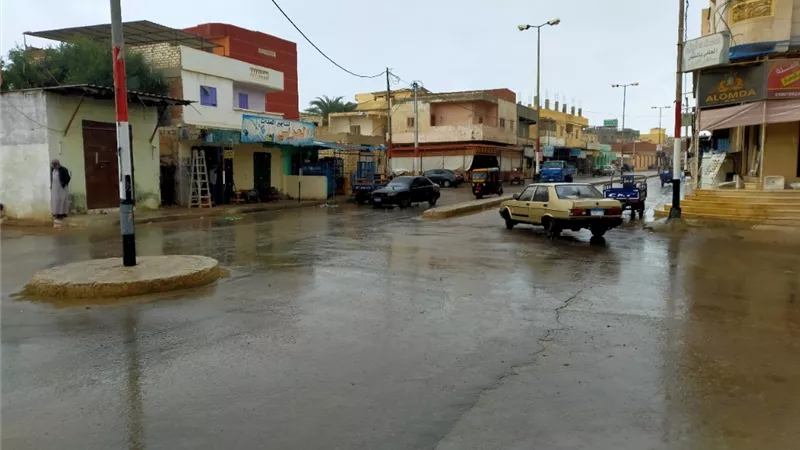 امطار غزيرة وانخفاض في درجات الحرارة علي الساحل الشمالي الغربي لمطروح