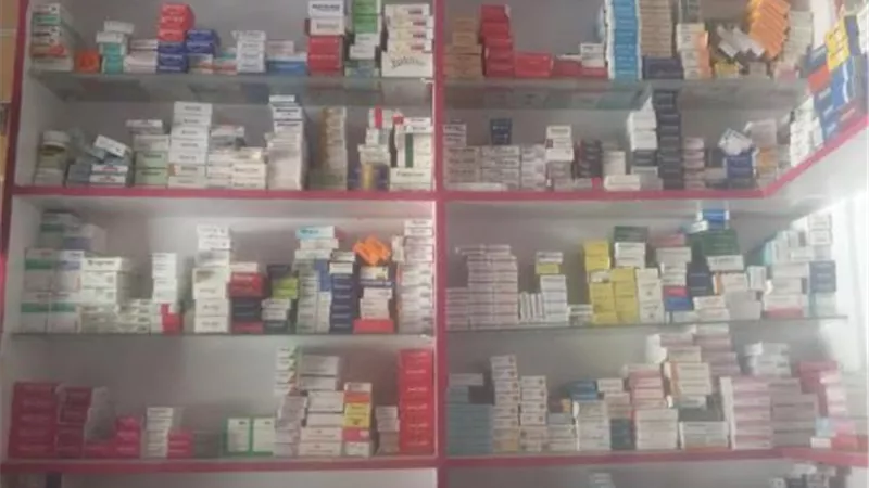 ضبط 320 ألف عبوة دوائية منتهية الصلاحية بالشرقية