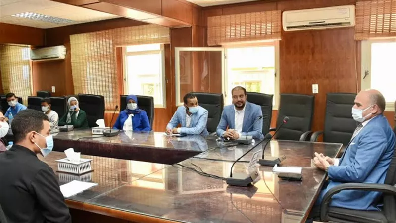 رئيس جامعة الأقصر يعقد أول أجتماع باللجنة الرياضية بالجامعة
