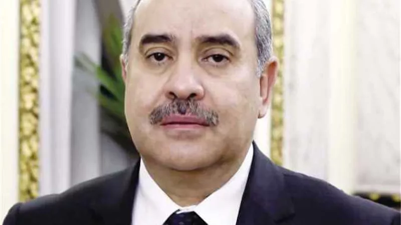 وزير الطيران ينعي الجنزوري