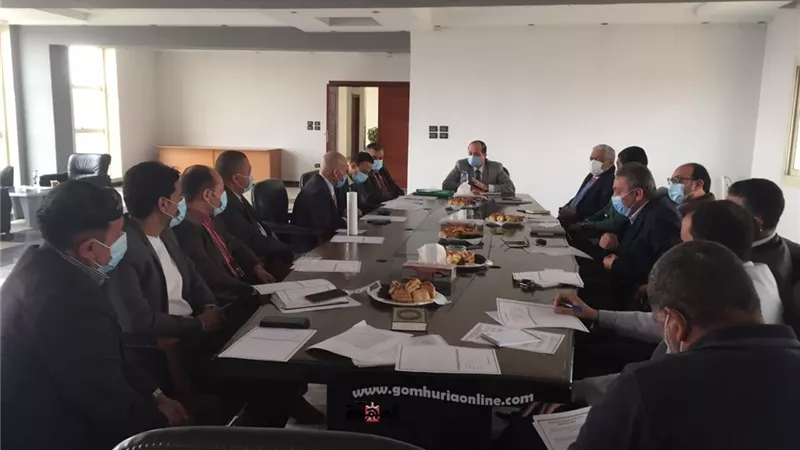 مدير فرع جهاز تنمية المشروعات الصغيرة يلتقى بمجموعة شركات بمدينة السادات