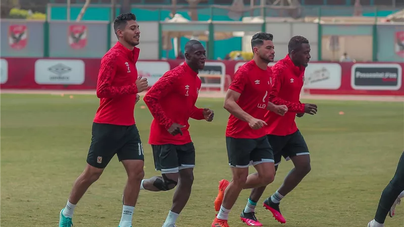 الدوليون ينتظمون في مران الأهلي استعدادا لمباراة المريخ