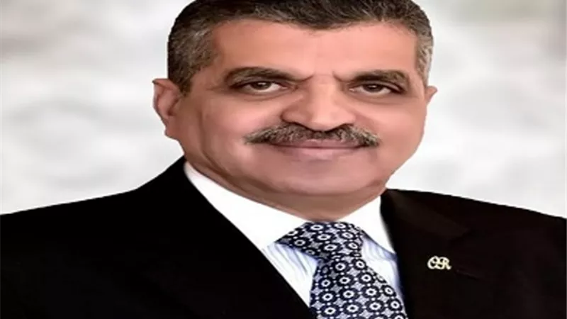 رئيس هيئة قناة السويس يحدد موعد عبور جميع السفن المتأخرة