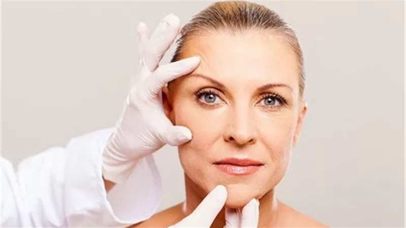 استشاري تجميل: البلازما يمكن أن تحقن في الوجه أو توضع من خلال الدهان