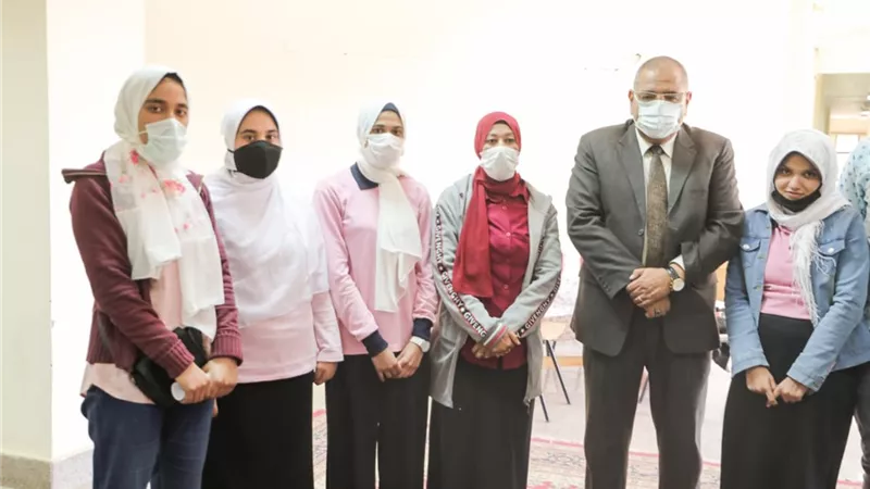 كفاح الفرافرة اوائل الثانوية العامة على المحافظة بالوادى الجديد