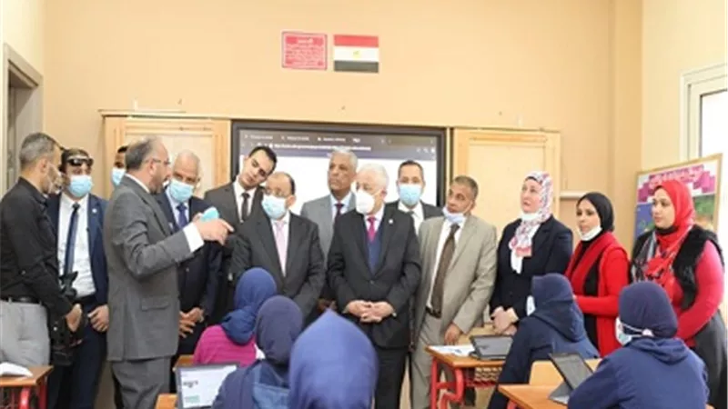 وزيرا التعليم والتنمية المحلية ومحافظ الجيزة يفتتحون عددًا من المشروعات التعليمية ببولاق الدكرور
