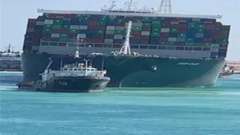وفد برلماني يزور قناة السويس لتحية المسؤولين والعاملين وبحث سبل دعم الهيئة