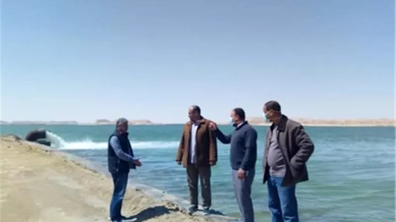 رئيس مركز ومدينة سيوة يتابع عمل محطات الصرف الزراعي واعمال تدعيم الجسور