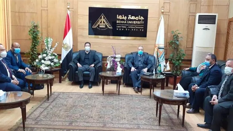 وفد وزارة التخطيط يتابع الموقف التنفيذي للمشروعات بجامعة بنها