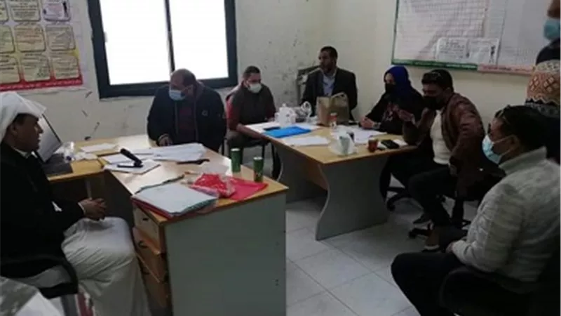 لجنة صحية لدراسة اسباب تخلف اطفال النجيلة غرب مطروح في التطعيمات