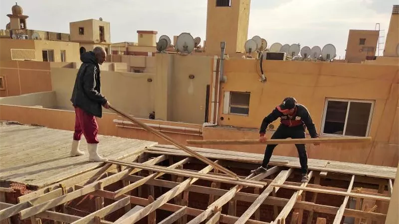 جهاز مدينة الشيخ زايد ينفذ حملة مكبرة لضبط مخالفات البناء وتغيير النشاط.. صور