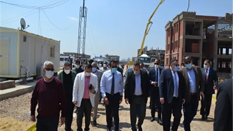 وزير التعليم العالى ورئيس جامعة الإسكندرية يتفقدان مجمع الكليات الجديد بأبيس
