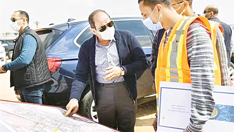 السيسي تفقد أعمال تطوير المحاور والطرق شرق القاهرة