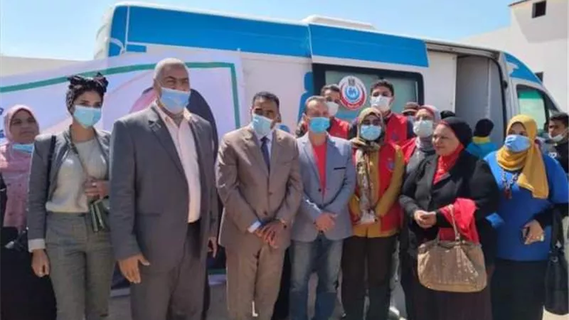 صحة مطروح تشارك الأيتام فرحتهم بمبادرات ١٠٠ مليون صحة ..صور