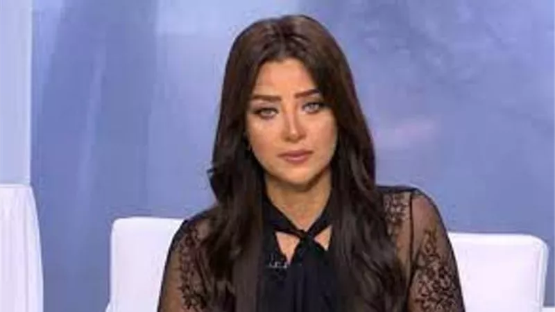 عمرو يوسف يتجاهل انتقادات 
