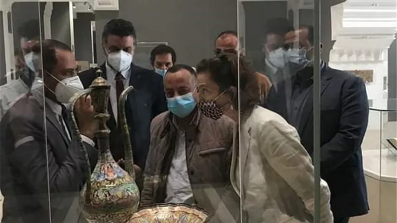 قبل انطلاق فاعليات الموكب الذهبي.. مديرة اليونسكو تقوم بزيارة عدد من المناطق التراثية ومتحف الفن الإسلامي بالقاهرة