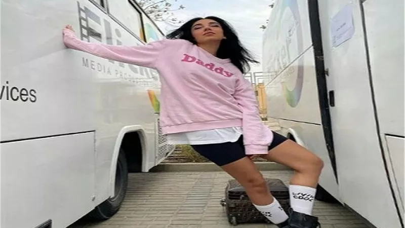 شاهد.. جوارب سلمى ابو ضيف بـ ٣٢دولار