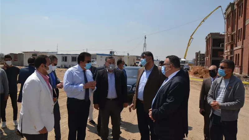 وزير التعليم العالى ورئيس جامعة الإسكندرية يتفقدان مجمع الكليات الجديد بأبيس