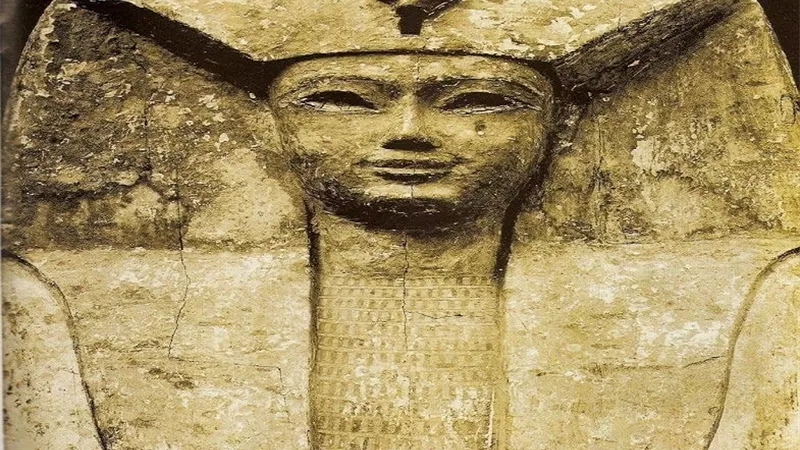 شاهد.. معلومات عن سقنن رع متصدر موكب المومياوات