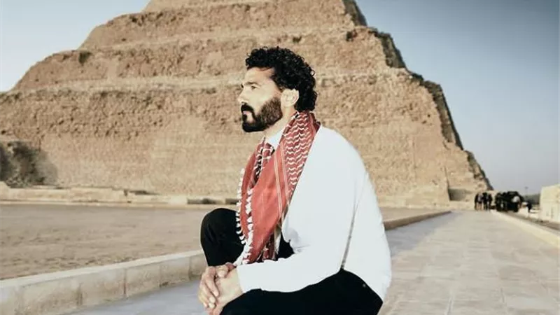 بكل فخر وحب .. خالد النبوى يتألق من حفل المومياوات الملكية