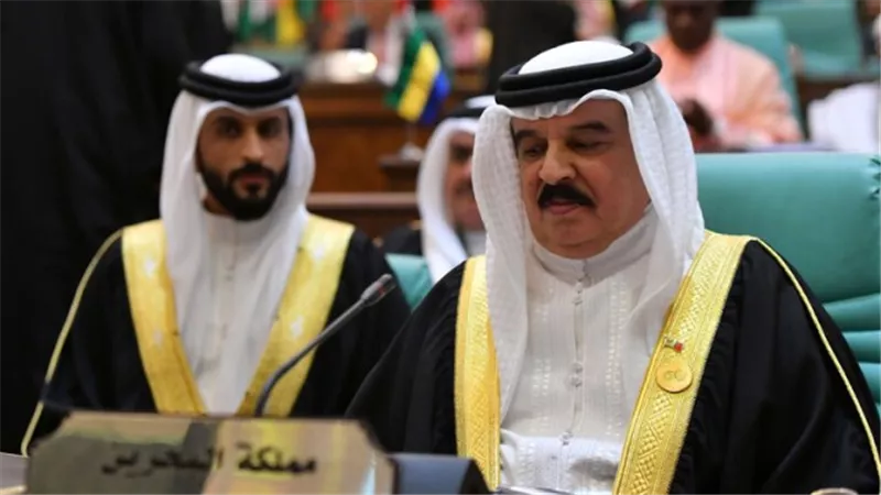 العاهل البحريني يعلق على التطورات في الأردن