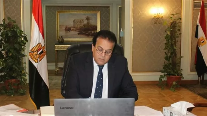 وزير التعليم العالي يعلن تقدم مؤسسات البحث العلمي المصرية فى تصنيف مؤشر Scimago