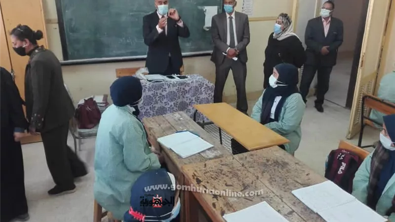 مدير التعليم بالسويس يتفقد مدارس الثانوية لمتابعة انتظام العملية التعليمية