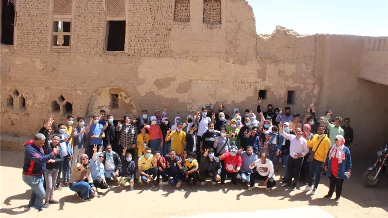 أعضاء برلمان الطلائع بــ 27 محافظة يزورون المعالم السياحية والاثرية بمدينة الداخلة