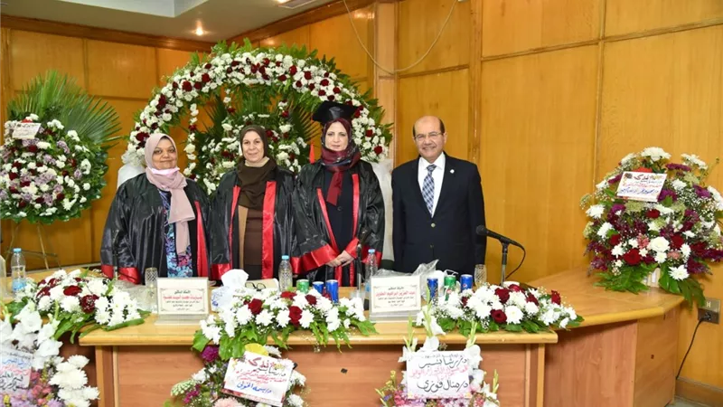 وزير الخارجية الاسبق يحضر مناقشة رسالة الدكتوراة للطبيبة رشا بشير