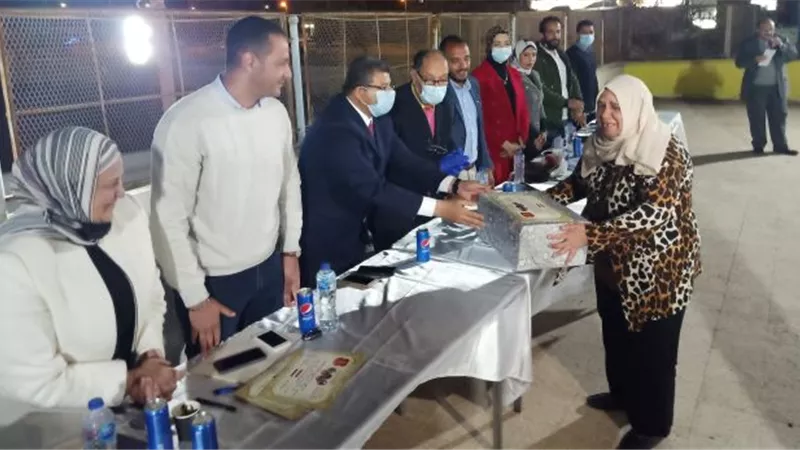 محمد سليمان يكرم 14 أم مثالية بمركز شباب المستقبل فى القاهرة الجديدة.. بالأسماء والصور