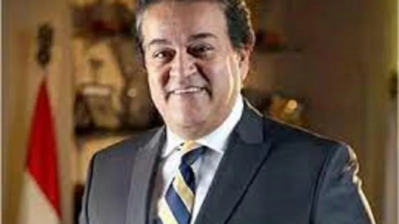 وزير التعليم العالي يضع حجر الأساس لأول مستشفي تعليمي بدمياط