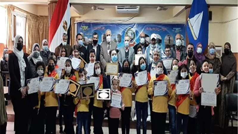وكيل تعليم دمياط يكرم الطلاب الفائزين بالمراكز الأولى في مسابقتي مهرجان أعياد الطفولة والإلقاء