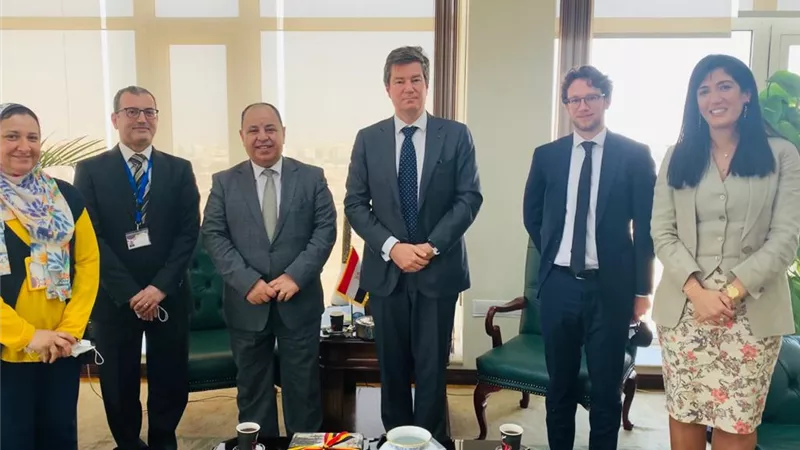 المالية : تراجع العجز لـ ٧,٩٪ وتحقيق فائض أولى ١,٨٪ خلال العام المالى الماضى