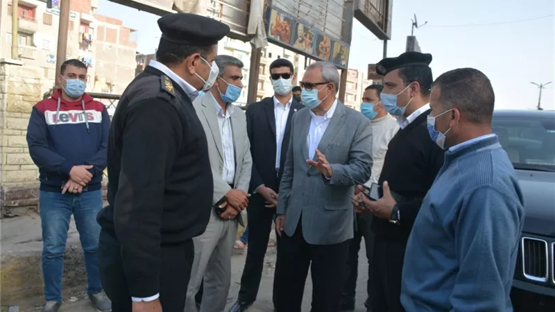 المحافظ يتابع مشروعات صحية وصناعية والنظافة بمدن القليوبية