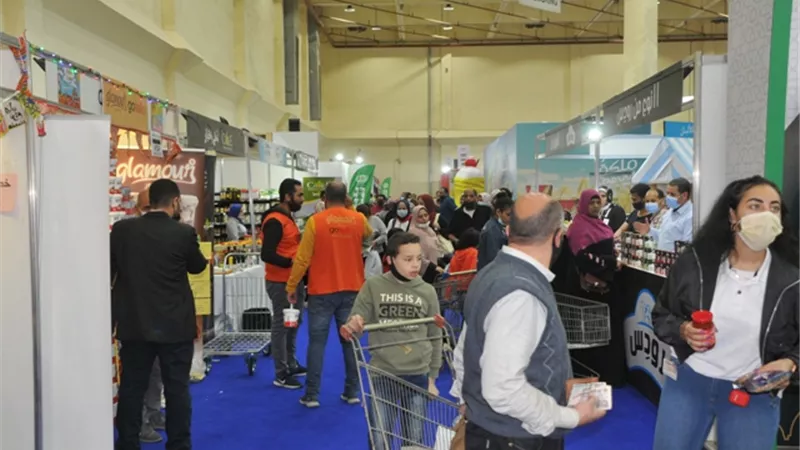 إقبال جماهيري في أول أيام معرض 