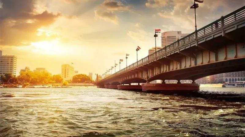 حار نهارا مائل للبرودة ليلا.. 